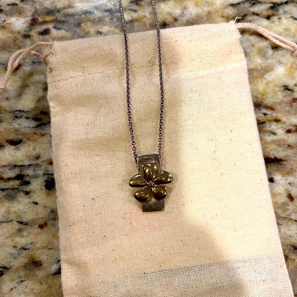 Karibou 925 sterling silver necklace with flower pendant